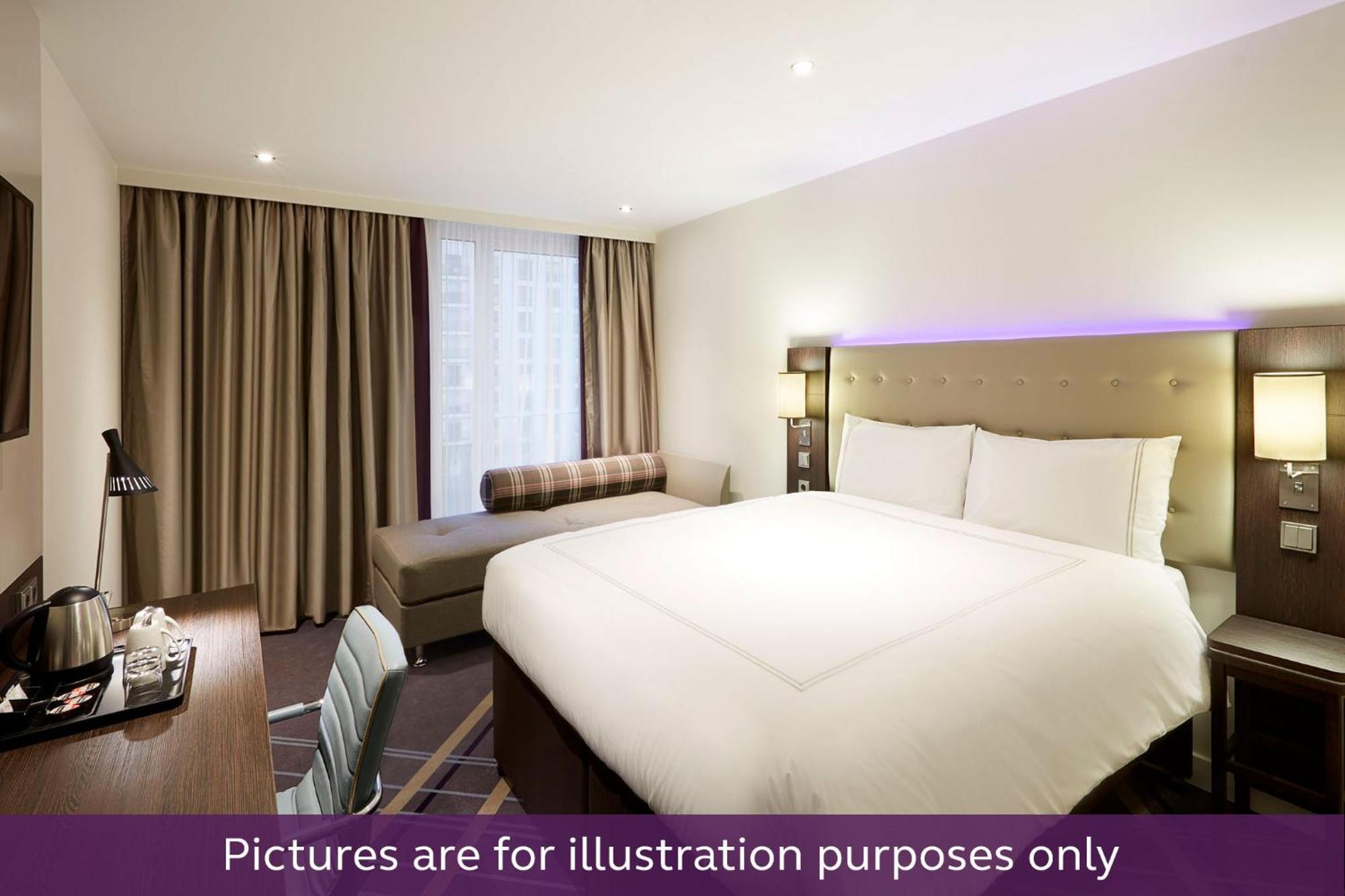 Premier Inn Stuttgart Feuerbach Екстер'єр фото