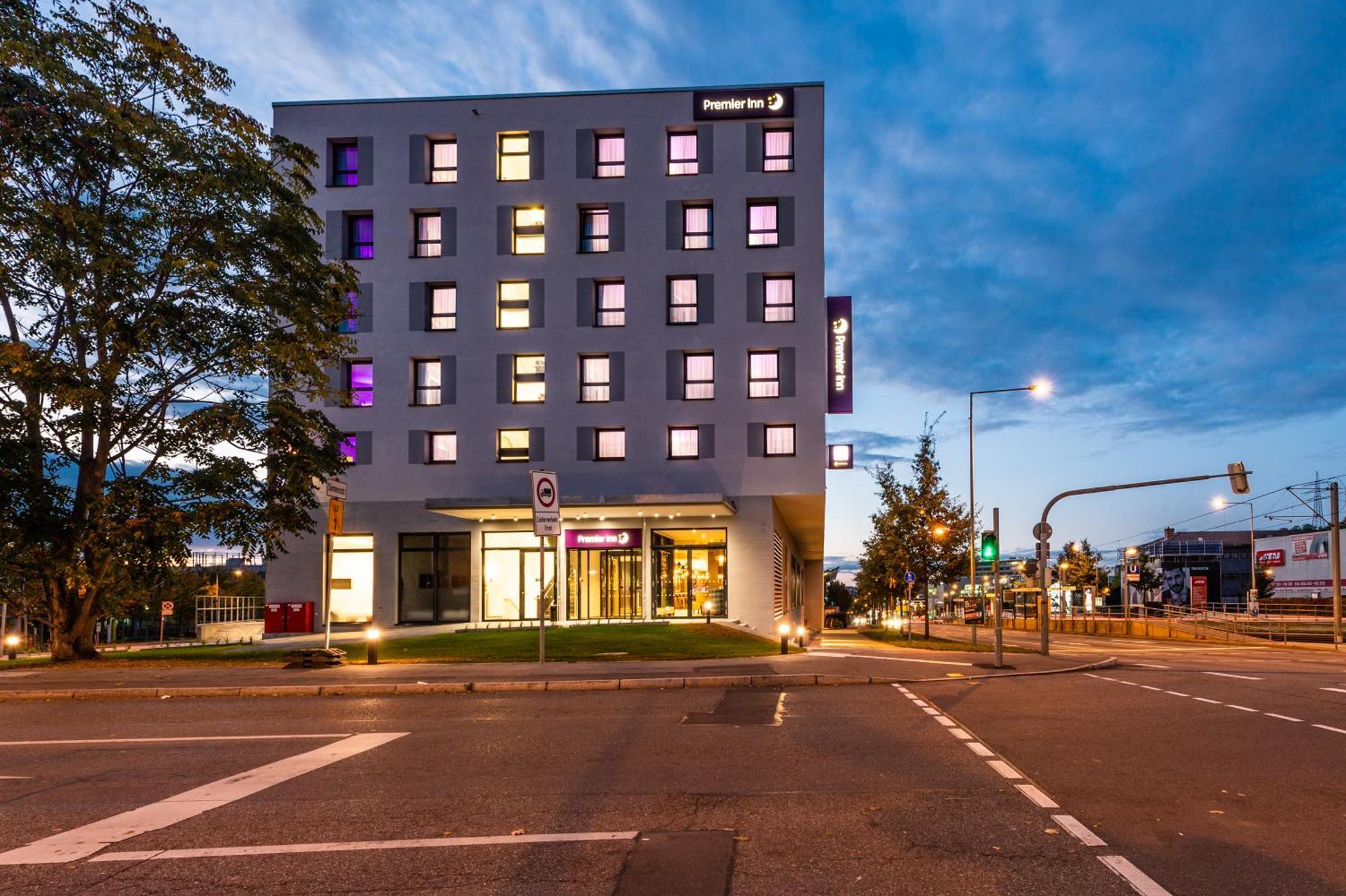 Premier Inn Stuttgart Feuerbach Екстер'єр фото